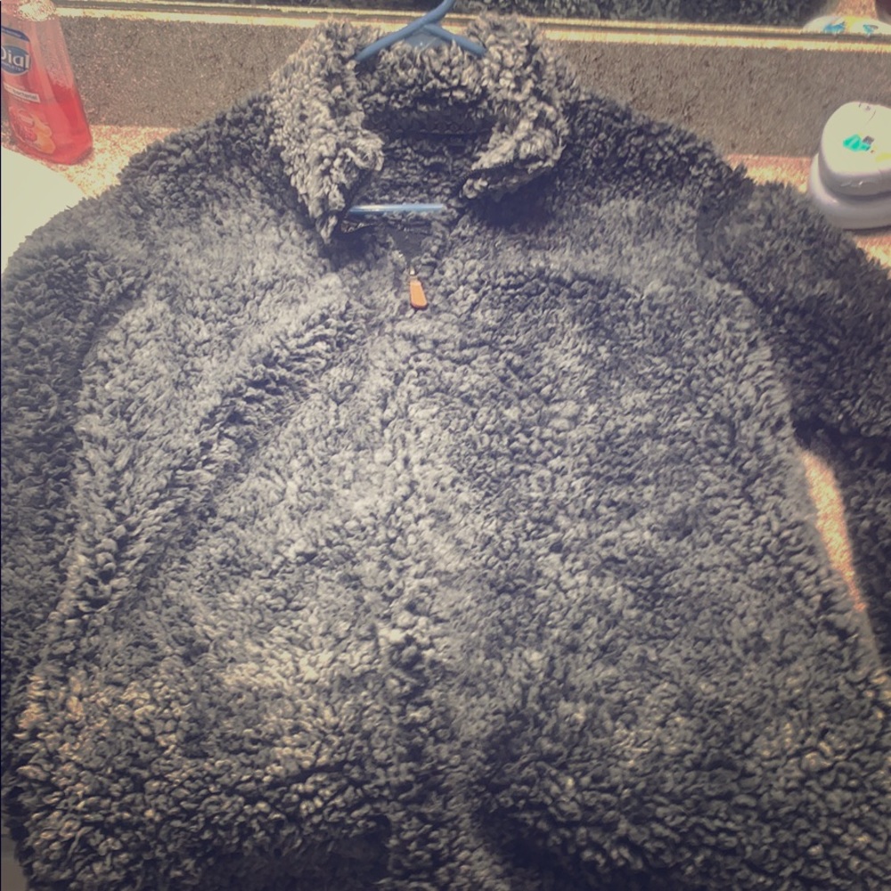 Pullover sweater